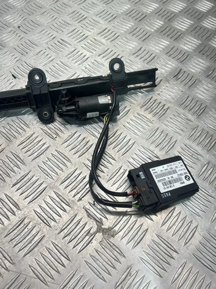 BMW 3 E92 E93 (2005 - 2014) 7149307 Электродвигатель регулировки ремня безопасности — фото 2