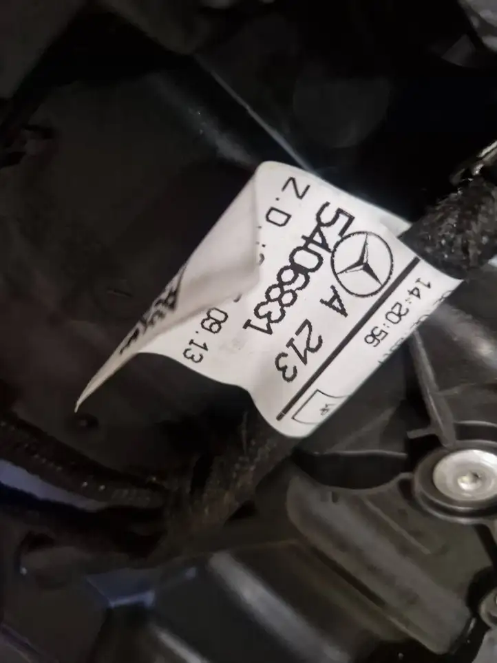 Mercedes-Benz (2019 - ) A1669050136 Прочая отделка передней двери — фото 3