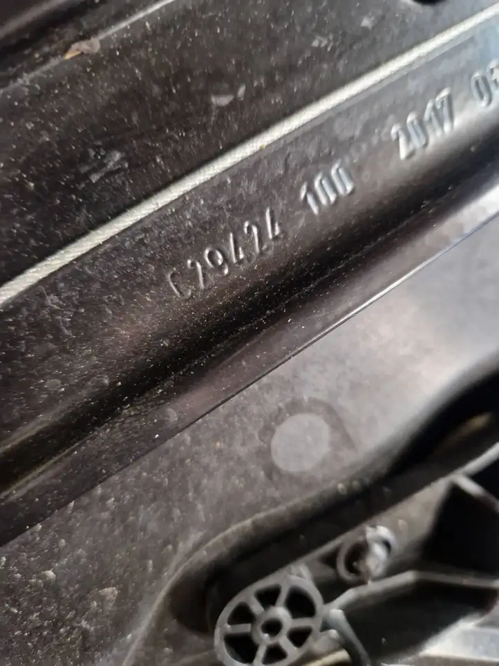 Mercedes-Benz (2019 - ) A1669050136 Прочая отделка передней двери — фото 8