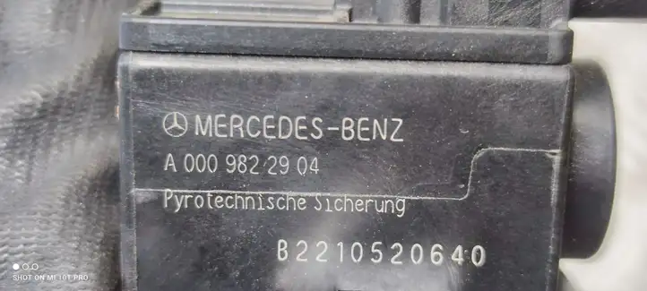 Mercedes-Benz EQB (2021 - ) A0009822904 Реле защиты аккумулятора — фото 2