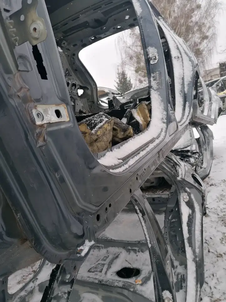 Volvo XC40 (2017 - ) Передний порог кузова — фото 1