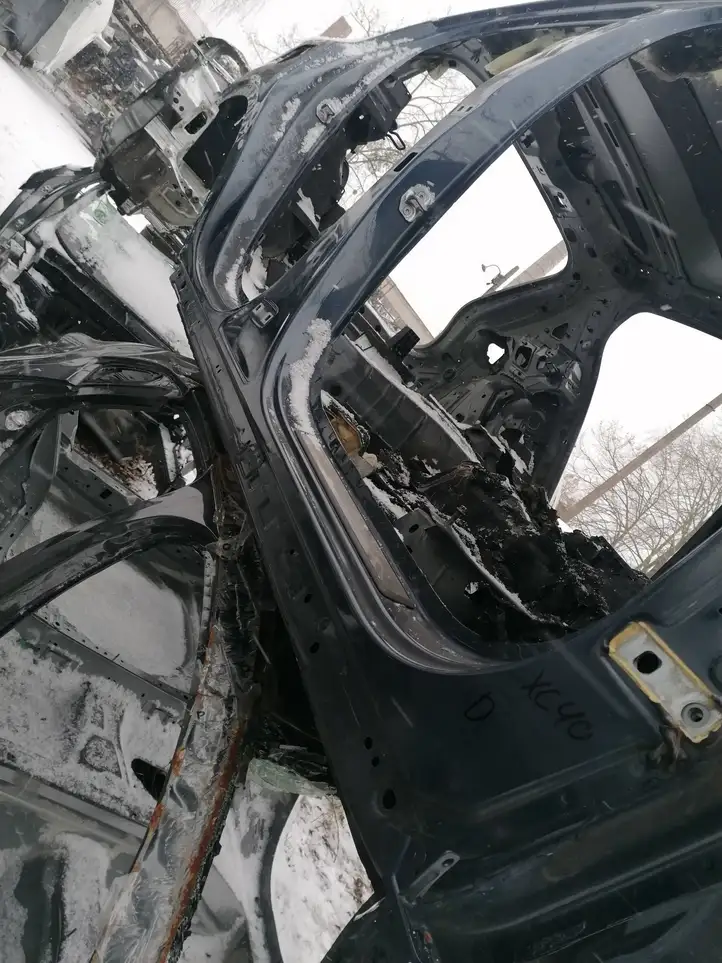 Volvo XC40 (2017 - ) Передний порог кузова — фото 2