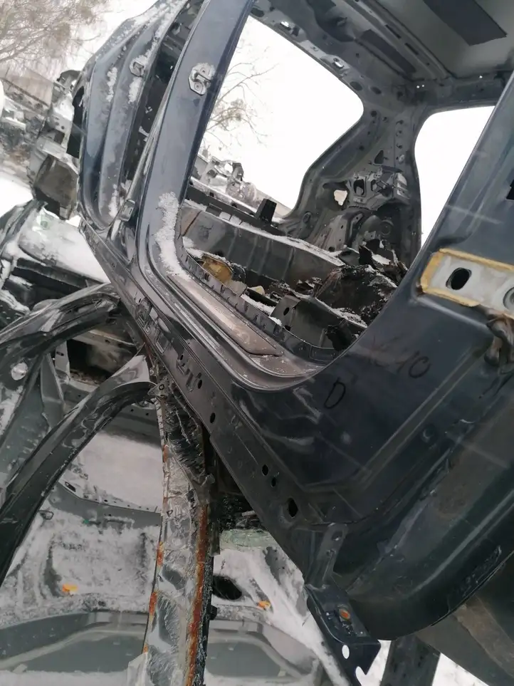 Volvo XC40 (2017 - ) Передний порог кузова — фото 3