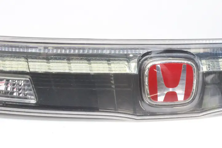 Honda Civic (2006 - 2011) Задний фонарь в крышке багажника — фото 7