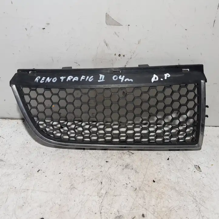 Renault Trafic II (X83) (2002 - 2014)  8200204453 Верхняя решётка