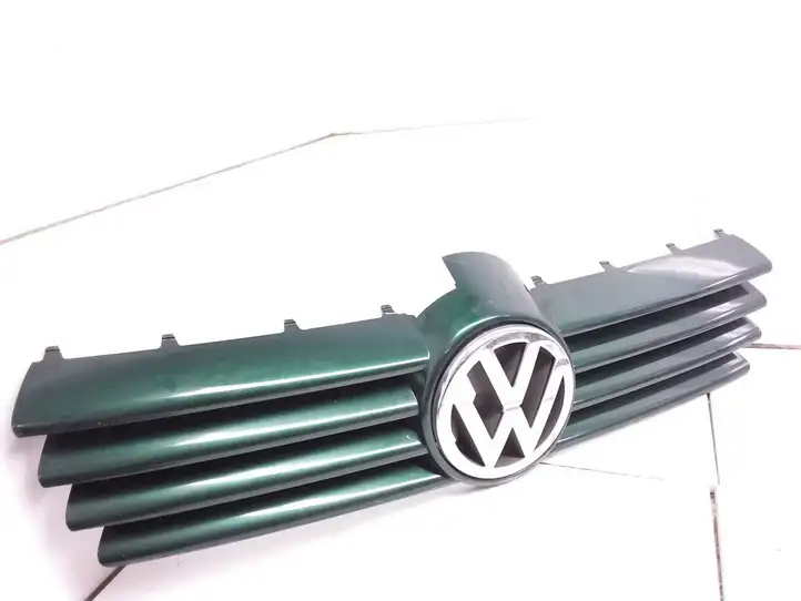 Volkswagen Bora (1998 - 2005) 1J5853653C Верхняя решетка радиатора — фото 1