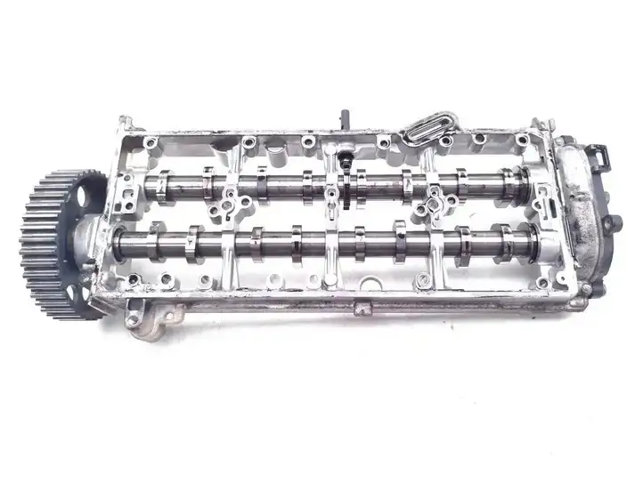 Audi A5 (2016 - )  04L103292J Распределительный валик