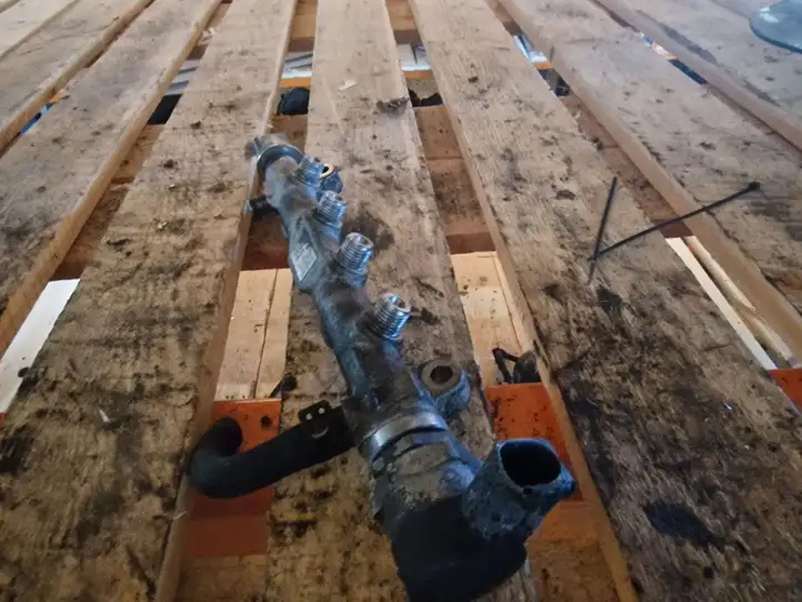 Volkswagen Golf VII (2013 - 2019) Магистральная топливная трубка — фото 2