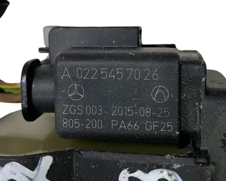 Mercedes-Benz C W205 (2014 - 2021) A0225457026 Катушка зажигания — фото 6