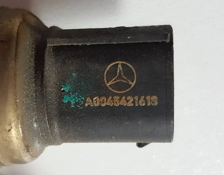 Mercedes-Benz C W204 (2007 - 2014) A6510703081 Датчик уровня топлива — фото 4
