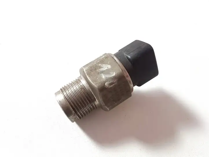 Toyota Land Cruiser (J120) (2002 - 2009) 8945860010 Датчик уровня топлива — фото 2