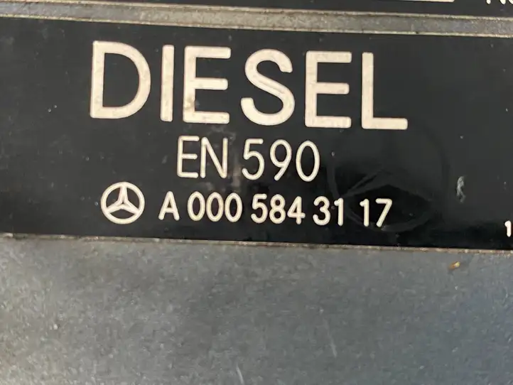 Mercedes-Benz C W203 (2000 - 2007) A0005843117 Крышка топливного бака — фото 6