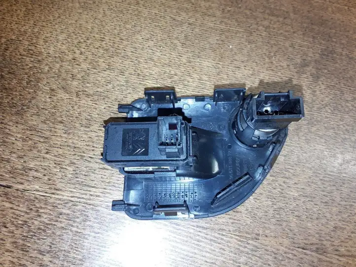 Peugeot 308 (2007 - 2013) 96565343 Кнопка стеклоподъемников — фото 2