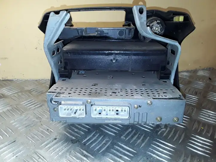 Toyota Yaris (1999 - 2003) 8612052390 Магнитола / мультимедийная система — фото 3