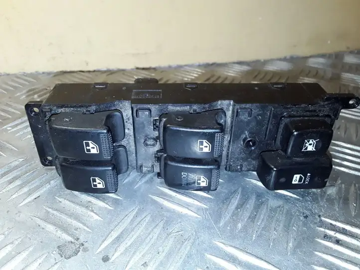 Kia Rio (2009 - 2011) 202004437 Кнопка стеклоподъемников — фото 1