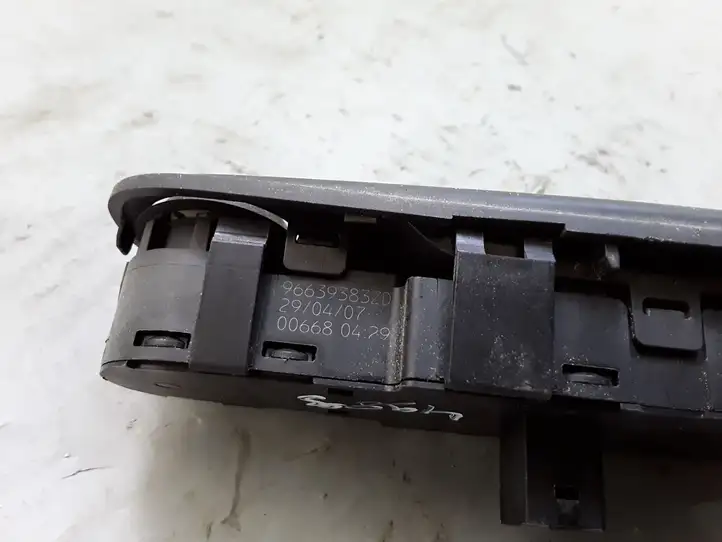 Citroen C4 I Picasso (2006 - 2013) 96639383ZD Блок кнопок стеклоподъемников — фото 3