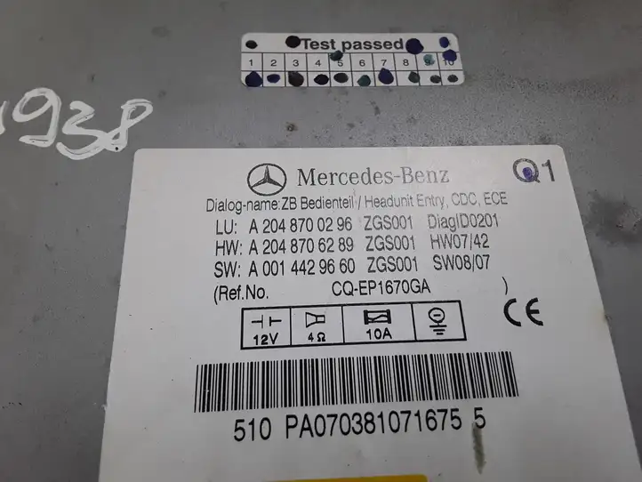 Mercedes-Benz C W204 (2007 - 2014) A2048700296 Магнитола / мультимедийная система — фото 2