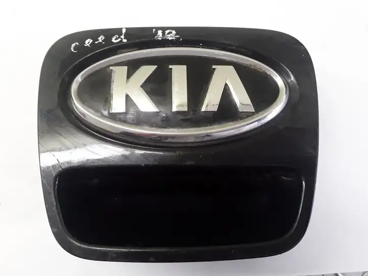 Kia Ceed (2010 - 2012) Ручка крышки багажника — фото 1