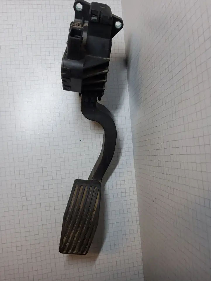 Opel Corsa D (2006 - 2010) 55702020 Педаль акселератора — фото 4