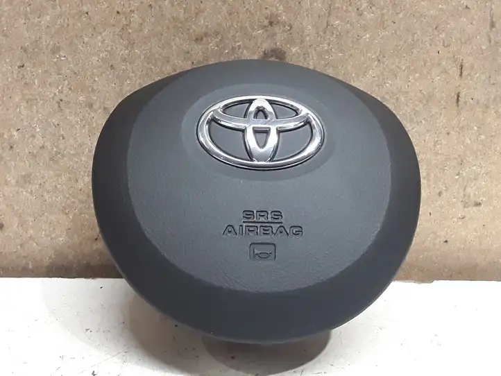 Toyota Yaris (2014 - 2019) 450190D420 Подушка безопасности руля — фото 1