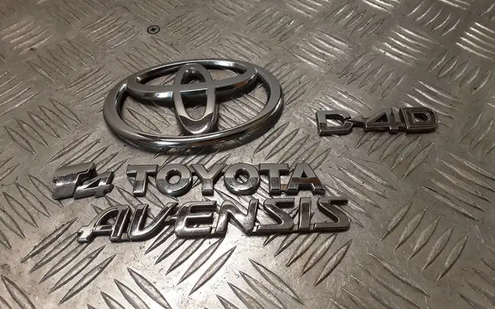 Toyota Avensis T250 (2006 - 2009) 7543105050 Эмблема модели — фото 1