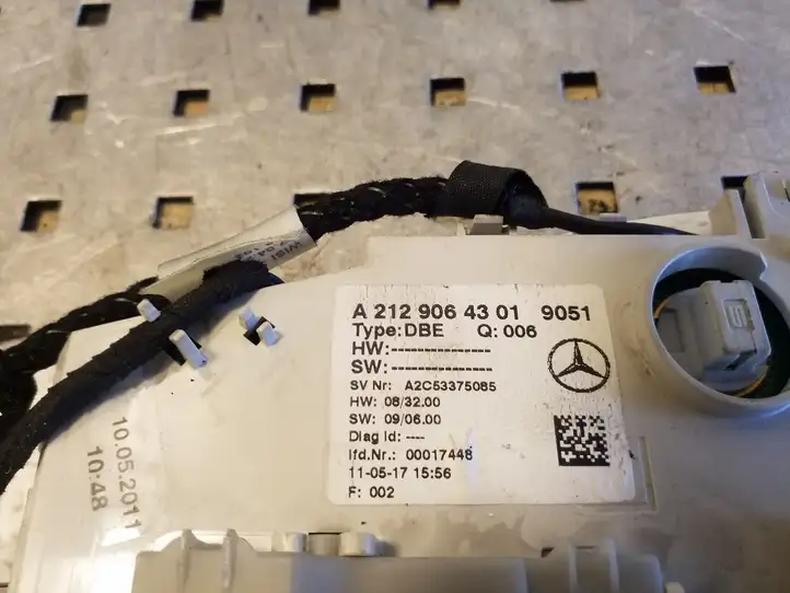 Mercedes-Benz E W212 (2009 - 2016) A2129064301 Передняя подсветка — фото 3