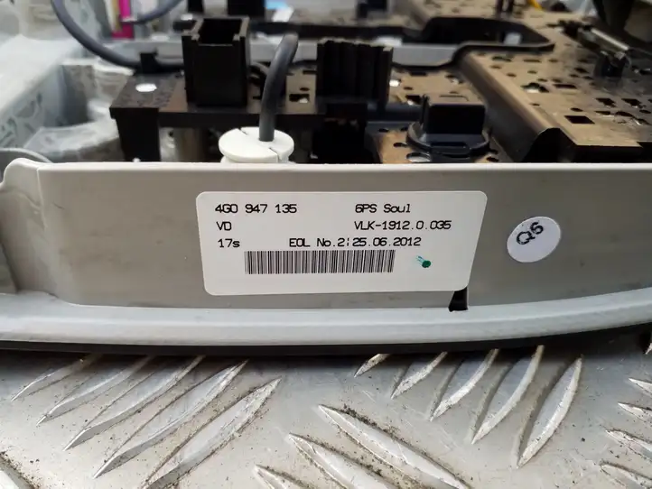 Audi A6 C7 (2011 - 2014) 4G0947135 Передняя подсветка — фото 2