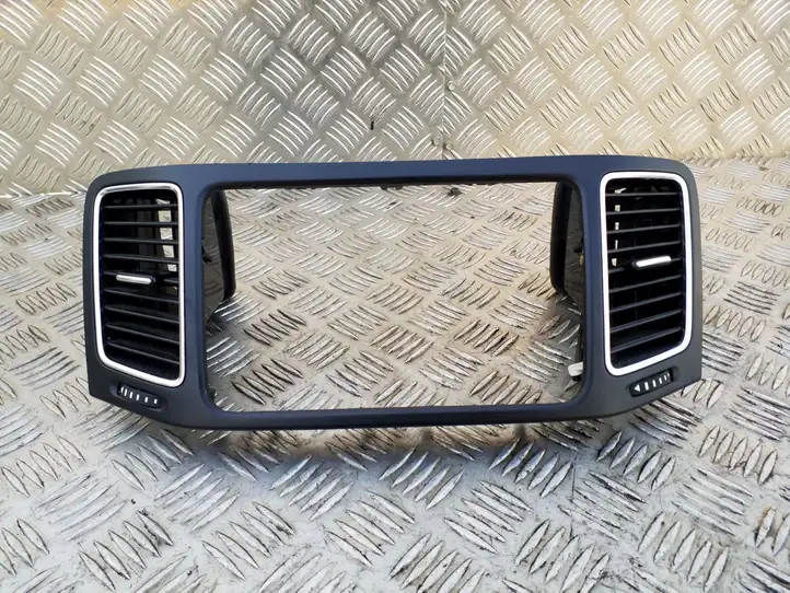 Volkswagen Sharan (2010 - 2015) 7N0858069D Центральный воздушный дефлектор — фото 1