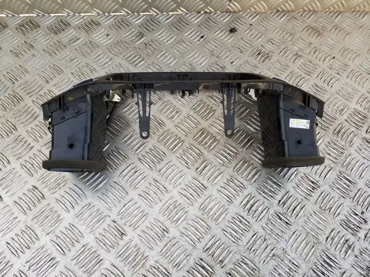 Volkswagen Sharan (2010 - 2015) 7N0858069D Центральный воздушный дефлектор — фото 6