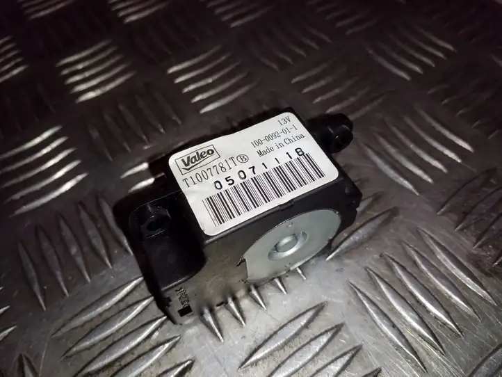 Nissan Juke I F15 (2010 - 2018) T1007781T Двигатель задвижки потока воздуха — фото 2
