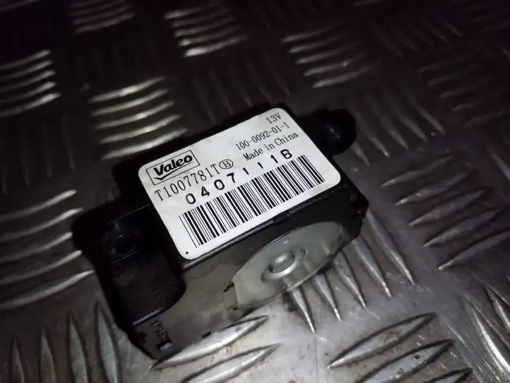 Nissan Juke I F15 (2010 - 2018) T1007781T Двигатель задвижки потока воздуха — фото 2