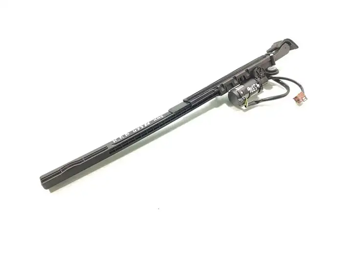 BMW 3 E92 E93 (2005 - 2014) 9165377 Электродвигатель регулировки ремня безопасности — фото 1