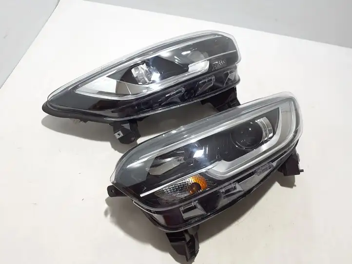 Renault Kadjar (2018 - ) Передняя фара — фото 5