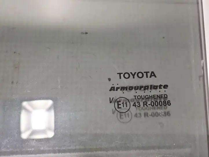 Toyota Hilux (AN120, AN130) (2017 - 2020) 681140K250 Стекло задней двери — фото 4