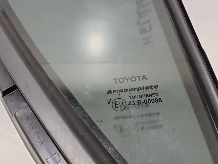Toyota Hilux (AN120, AN130) (2017 - 2020) 681230K260 Форточка двери — фото 4