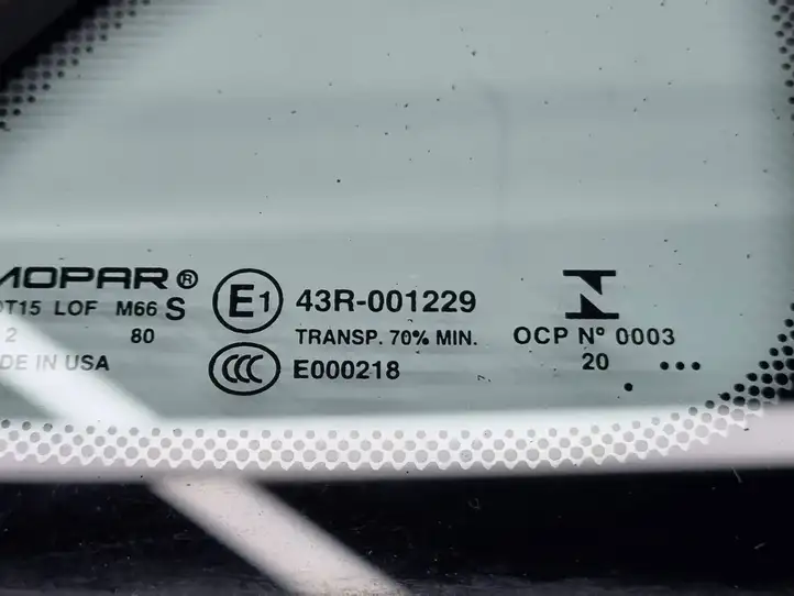 Chrysler Pacifica (2016 - ) 68227745AE Треугольное стекло кузова — фото 3