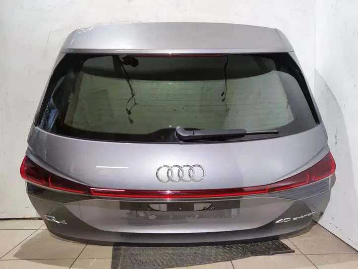 Audi Q4 e-tron (2021 - ) Крышка багажника — фото 1
