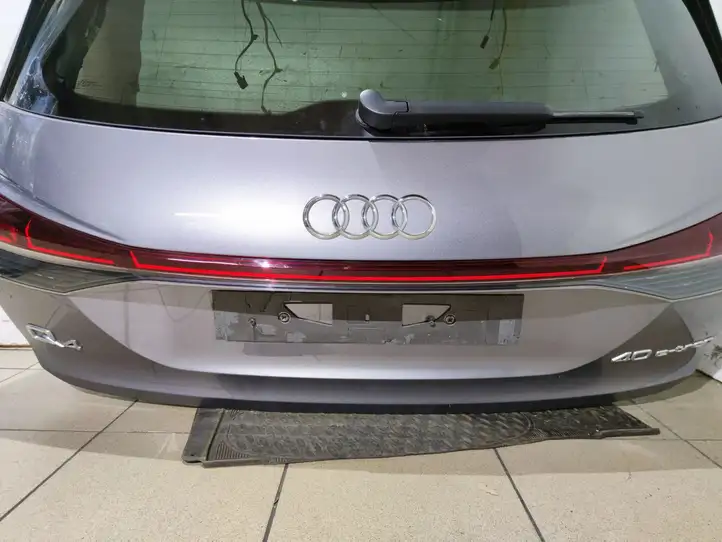Audi Q4 e-tron (2021 - ) Крышка багажника — фото 8