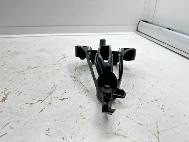 Tesla Model X (2021 - ) 162140600C Кронштейн компрессора кондиционера воздуха — фото 10