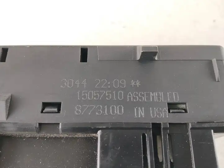 Hummer H2 (2002 - 2009) 15057510 Включатель блокировки дифференциалов — фото 2