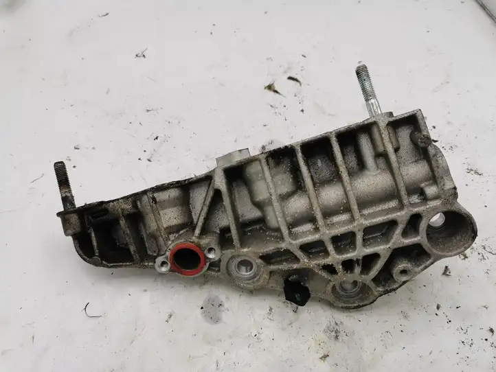 Jeep Grand Cherokee (2010 - 2021) 90513247 Другая деталь двигателя — фото 2