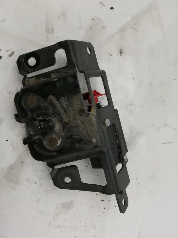 BMW X3 E83 (2003 - 2010) 51247057364 Замок крышки багажника — фото 2