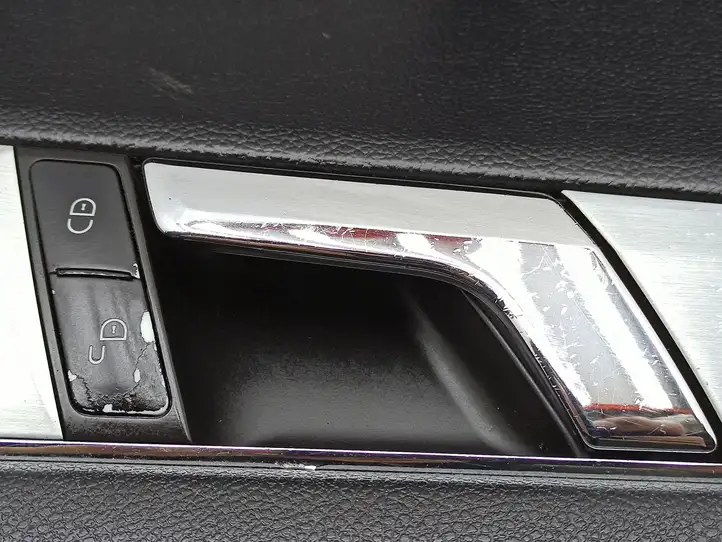 Mercedes-Benz C W204 (2007 - 2014) A2045405110 Обшивка передней двери — фото 4