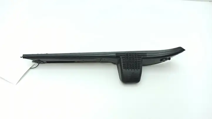 Mercedes-Benz C W204 (2007 - 2014) 2046931833 Прочая отделка багажника — фото 2