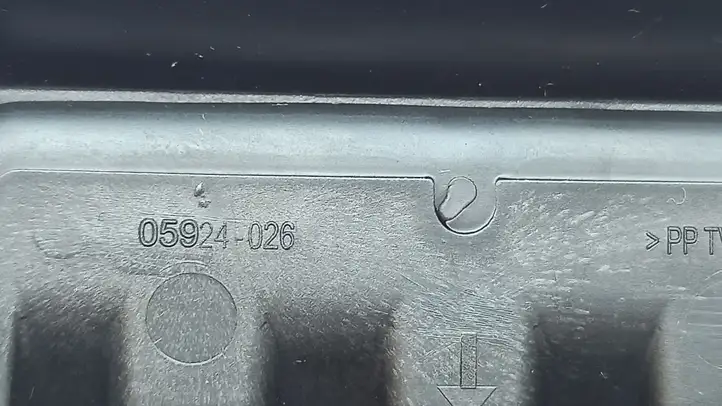 Mercedes-Benz C W204 (2007 - 2014) 05924001 Боковой воздушный дефлектор — фото 4