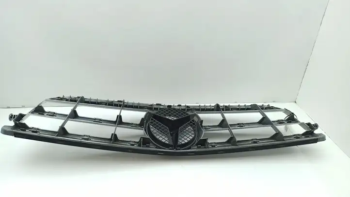 Mercedes-Benz C W204 (2007 - 2014) A2048800023 Верхняя решетка радиатора — фото 13