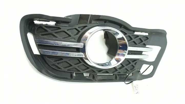 Mercedes-Benz C W204 (2007 - 2014) A2048852223 Решетка противотуманной фары — фото 8
