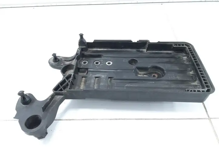 Volkswagen Golf VII (2013 - 2019) 5Q0915331 Площадка аккумулятора — фото 1