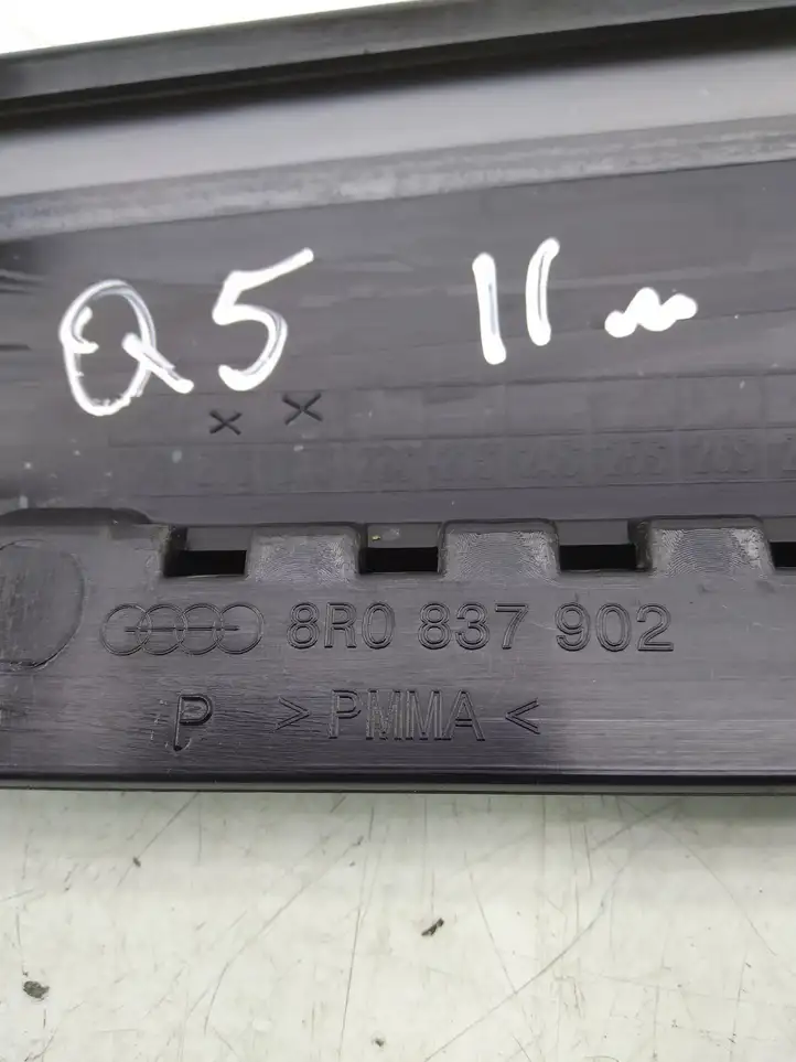 Audi Q5 SQ5 (2008 - 2012) 8R0837902 Накладка стекла передней двери — фото 1