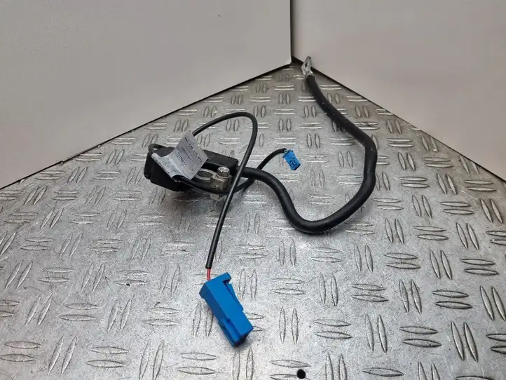 BMW 1 E82 E88 (2007 - 2014) 7599963 Минусовой провод аккумулятора — фото 2